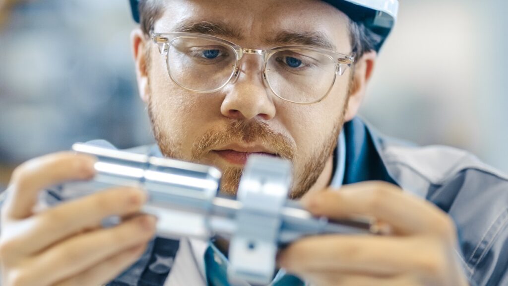 製造業において重要なプロセスである外観検査。効率と精度を向上させるには？